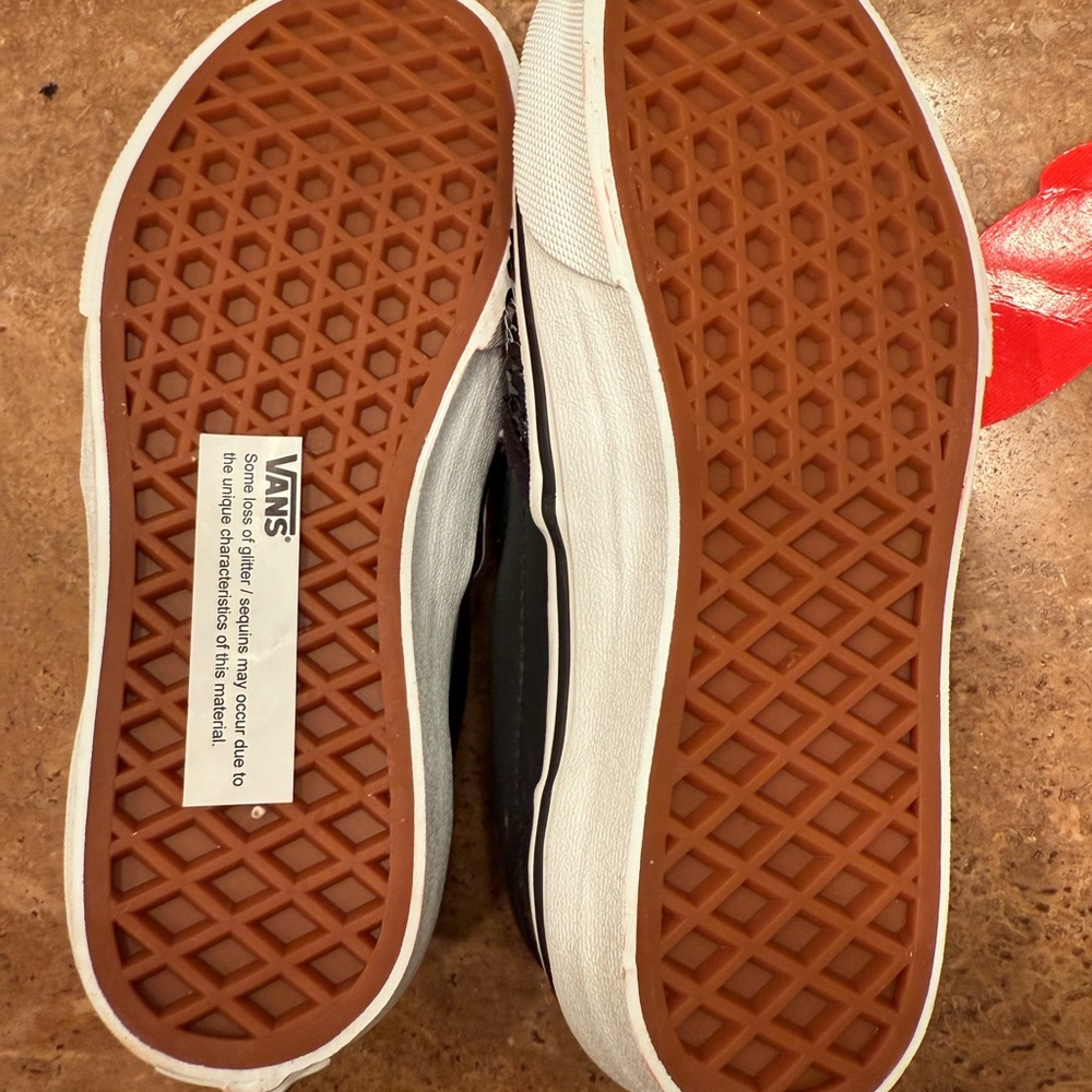Girls vans size 1 - Picture 3 of 3